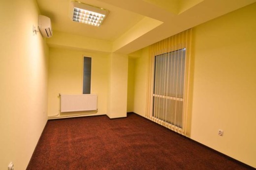 Spatiu comercial de inchiriat in Iasi, Centru Centru Civic Sf Lazar-P - 17 mp, 250 EUR