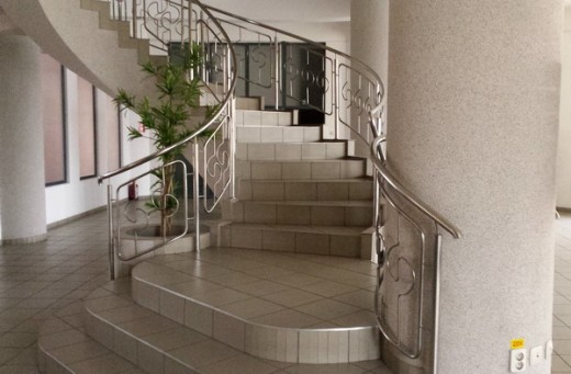 Spatiu comercial de inchiriat in Iasi, Centru Podu Ros Semicentral - 300 mp, 8 EUR