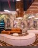 Zona de lounge și café Isla din interiorul clădirii